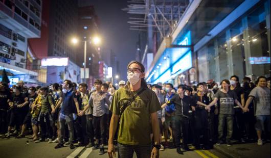 Hongkong i Chiny: zderzenie dwóch tożsamości – M. Adamczyk, W. Cieciura