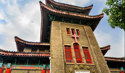 Chrześcijaństwo w Chinach: pomiędzy wiarą, wolnością a polityką