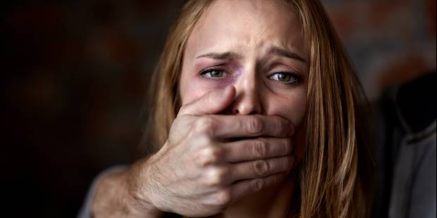 Przemoc domowa może dotknąć każdego – jak reagować?